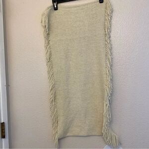 Steve Madden Fringed Infinity Scarf Metallic knit ivory EUC